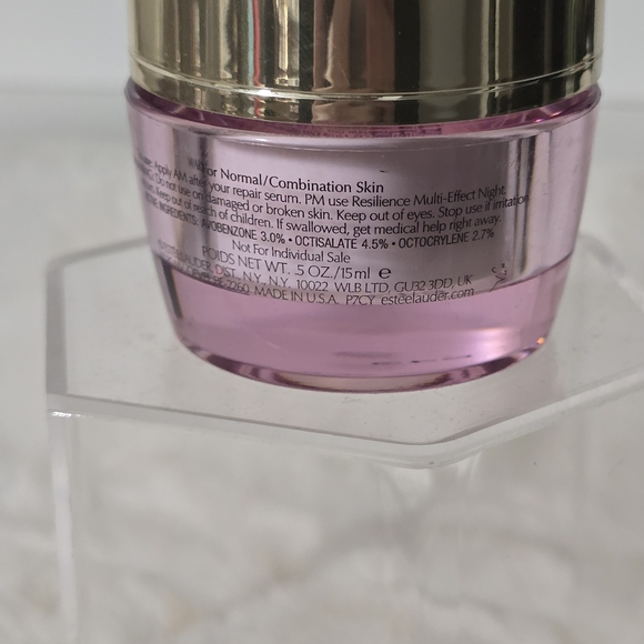 Estée Lauder Resilience Multi-Effect Face & Neck Cream SPF 15 | Luxe Skincare - Picture 2 of 2